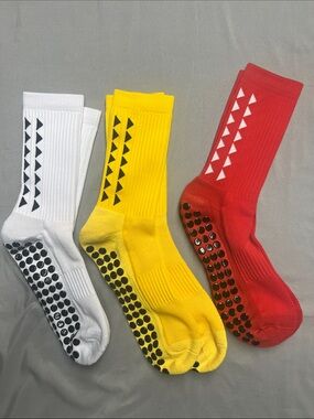 Men's Non-Slip Performance Crew Socks - White, Yellow, Red 0816
